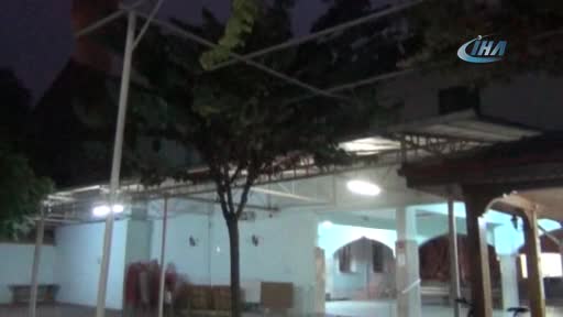 Bursa İnegöl'ün yeni başkanı İshakpaşa Türbesi'nde dua ederek göreve başladı
