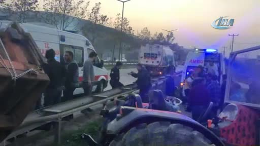Bursa Gemlik'te traktör tıra çarptı: 6 yaralı