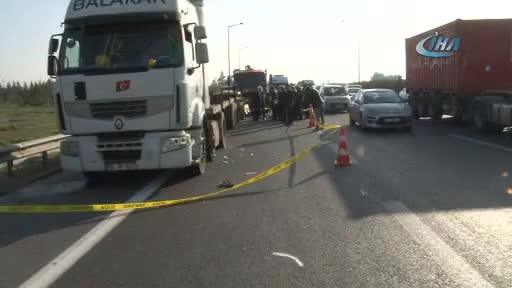 TIR'a arkadan çarpan taksinin şoförü öldü