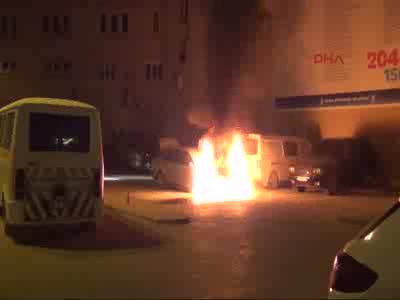 Bursa'da LPG'li otomobil alev alev yandı