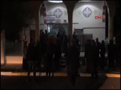 Kırmızı listedeki teröristin cenazesine katıldılar!