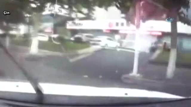 Anne ve kızına böyle çarptı