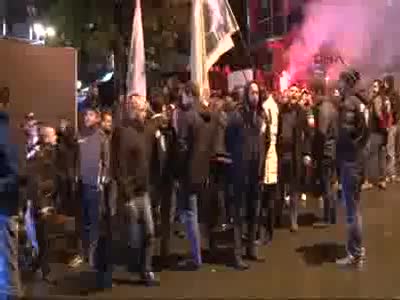 Televizyon binası önünde Kütahyalı protestosu