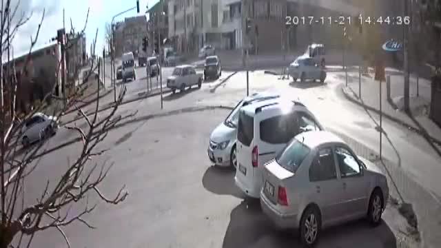 Dikkat: Çöp konteyneri çıkabilir!