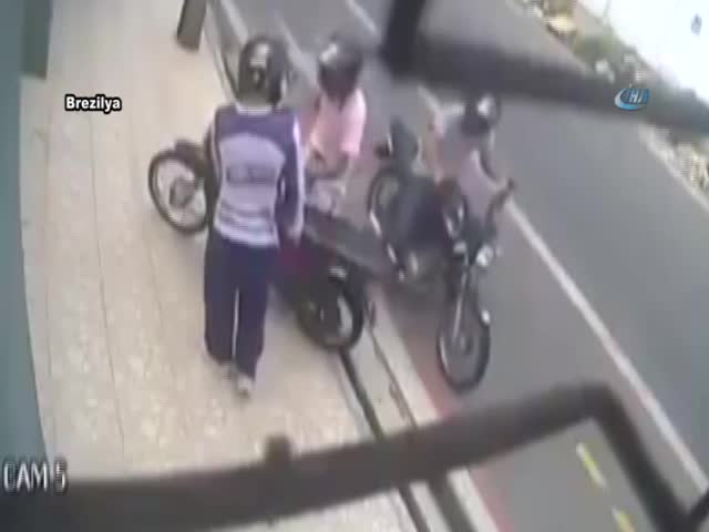 Motosiklet gasbı sivil polise takıldı