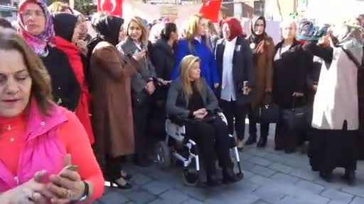 Bursa'da ''Şiddete karşı sevginin el izi'' etkinliği