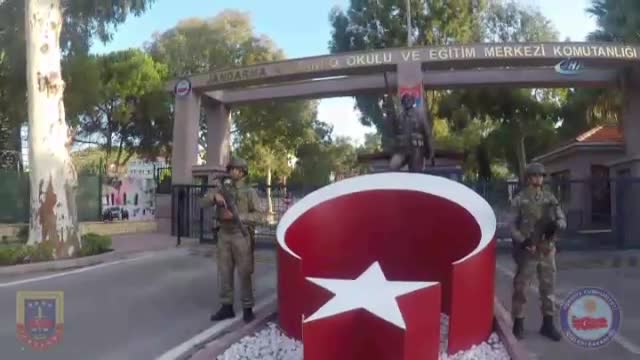 Komandoların zorlu eğitimi klip oldu