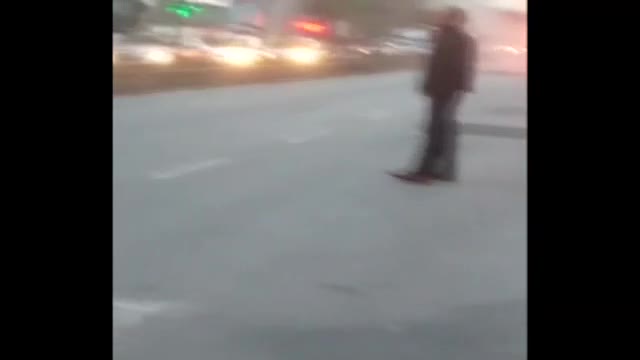 İçinde yolcular olan otobüs alev alev yandı