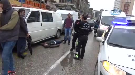 Bursa'da yol ortasında sızan madde bağımlısına aracın çarpıp kaçtığını sandılar
