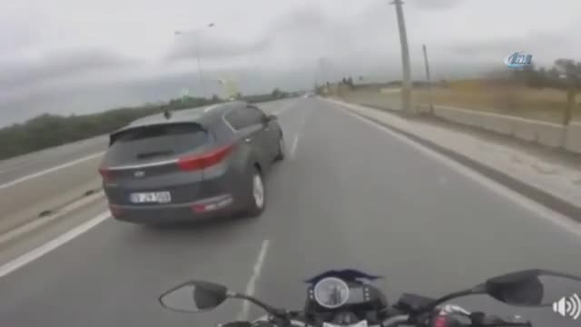 Sen misin korna çalan! Şehir eşkıyası...