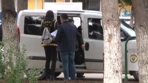 Adana'da komşu kanıyla sahtecilik son anda fark edildi!