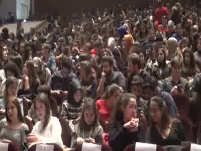 Haluk Levent Bursa'da öğrencilerle bir araya geldi