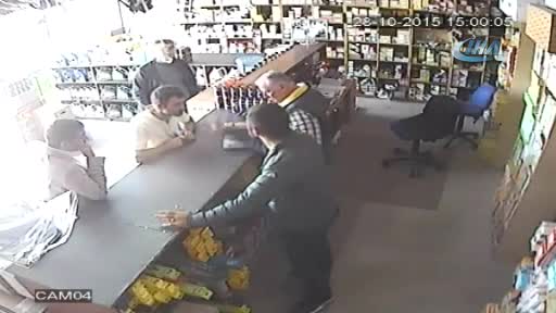 Müşteriye tokat kamerada