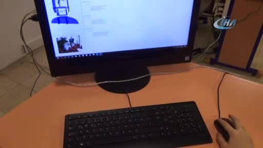 Bursa'da ortaokul öğrencilerinin yaptığı robot her soruya cevap veriyor