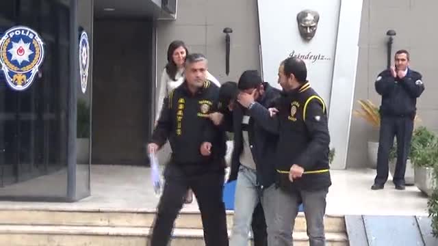 Bursa'da taksiciyi gasp eden suç makineleri adliyeye sevk edildi