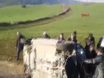 Kaza yaptı telefona sarıldı: "Mutlu, Mutlu gel beni kurtar"