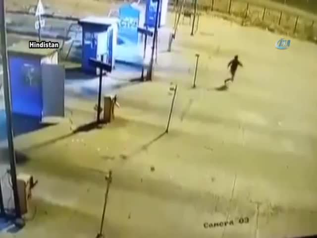 Aceleci yaya metrelerce öteye uçtu