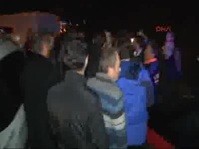 Ünlü oyuncu Yağmur Atacan kaza yaptı