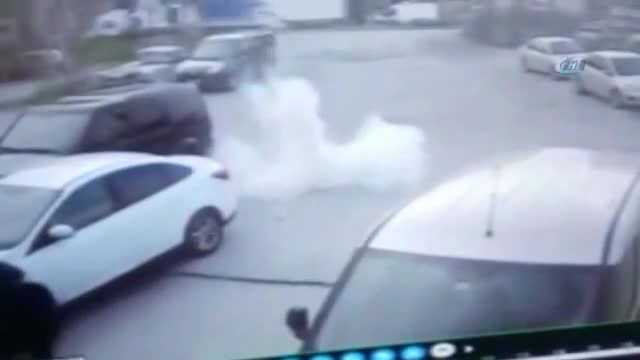 İstanbul'da bir iş yerine bombalı saldırı