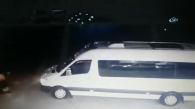 Minibüs çarptığı şahıs ağır yaralandı