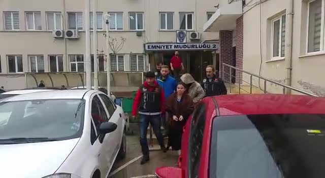 Bursa'da uyuşturucu tacirlerine suçüstü