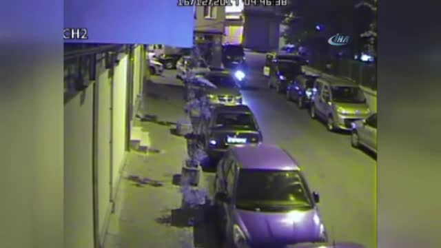 Eğlenerek motosiklet çalan hırsız kamerada