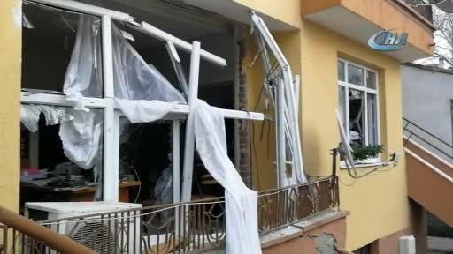 Bursa'da tüp bomba gibi patladı: 1 yaralı - 2