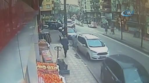Bursa'da motosikletin çarptığı çocuk havaya fırladı!