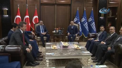 Bursa'da Bakan Gül'e "adalet" kılıcı