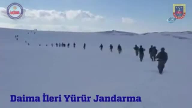 Jandarma kar kış dinlemiyor