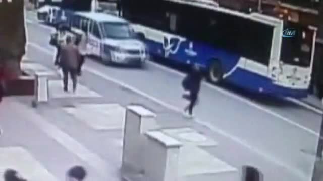 Az daha canından oluyordu