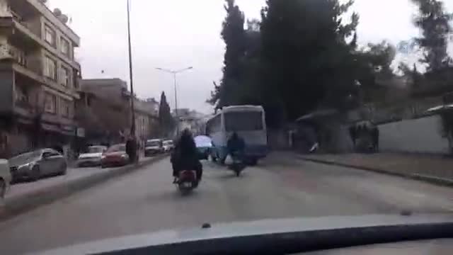 5 kişilik aile bir motosiklette