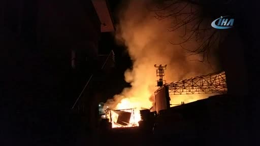 Palet fabrikası cayır cayır yandı