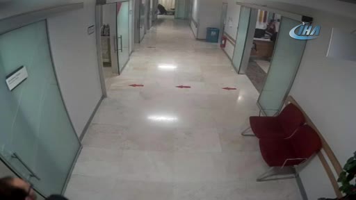 Rezidansta genç kızın sır ölümü