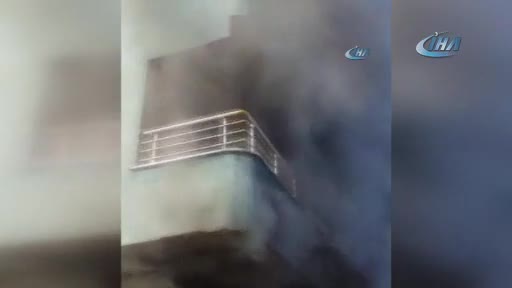 Bursa'da tekstil atölyesindeki yangın mahalleliyi sokağa döktü