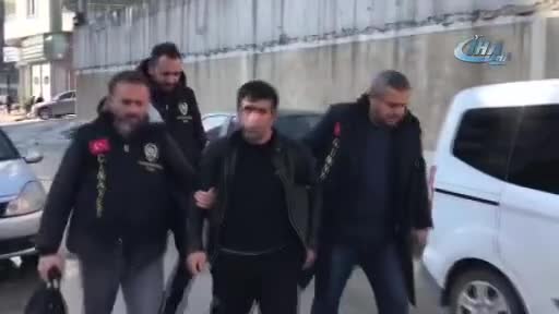 Eşini tekmeleyen şahıs yakalandı! Yavaş yürüyor diye...