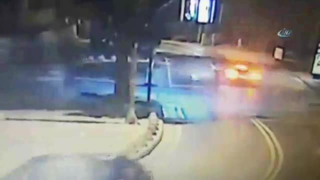 Burak Yılmaz'ın ölümden döndüğü kaza güvenlik kamerasında