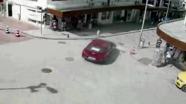 Kocaeli'de trafik kazaları MOBESE'lere yansıdı