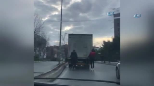 Gençler ölüme meydan okudu!