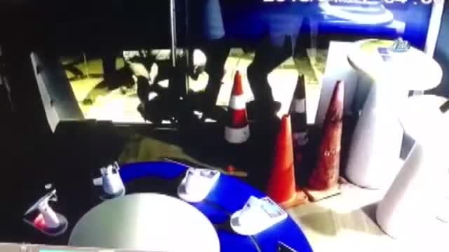 Binlerce liralık telefonları böyle çaldılar