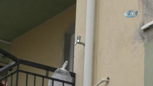 Bıçakladığı karısı eve kilitledi! Balkondan çıkmaya çalışırken...