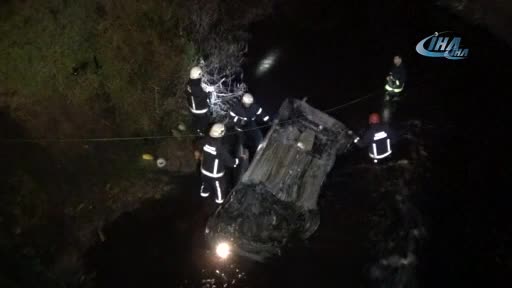Bursa'da atık su kanalına uçan araçta korkunç ölüm!