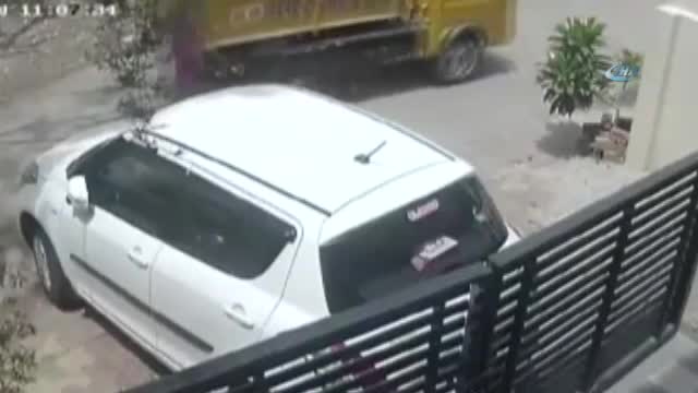 Dikkatsiz sürücü kadını ezdi