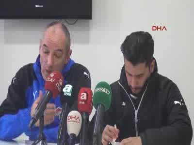 Bursaspor Teknik Direktörü Le Guen: "Yalnızca bir transfer daha yeterli olacaktır"