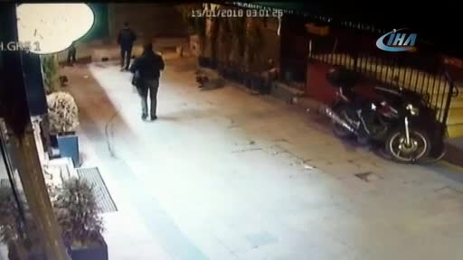 Dehşet anları! Önce bıçakladılar sonra dövdüler