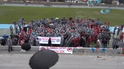 Bursa'da Türk Metal Sendikası üyelerinden uyuşmazlık protestosu!