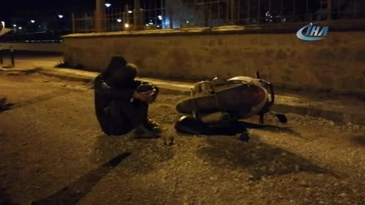 Bursa'da darp edilen genç motosikletiyle kaza yaptı