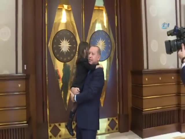 Erdoğan minik hayranıyla bir araya geldi