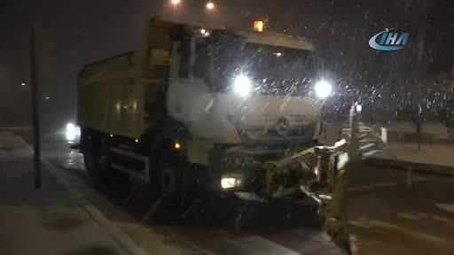 Kocaeli'nde kar yağışı başladı!