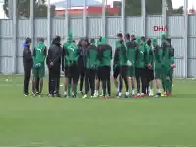 Bursaspor Teknik Direktörü Le Guen: "Takım olarak savaşmaya hazırız"